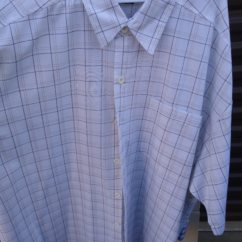 Short sleeve plaid shirt